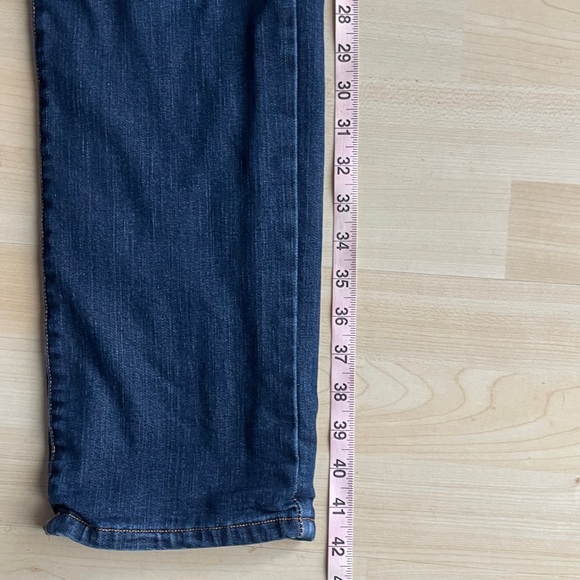 Women’s Eddie Bauer fleece lined jeans - Picture 9 of 10